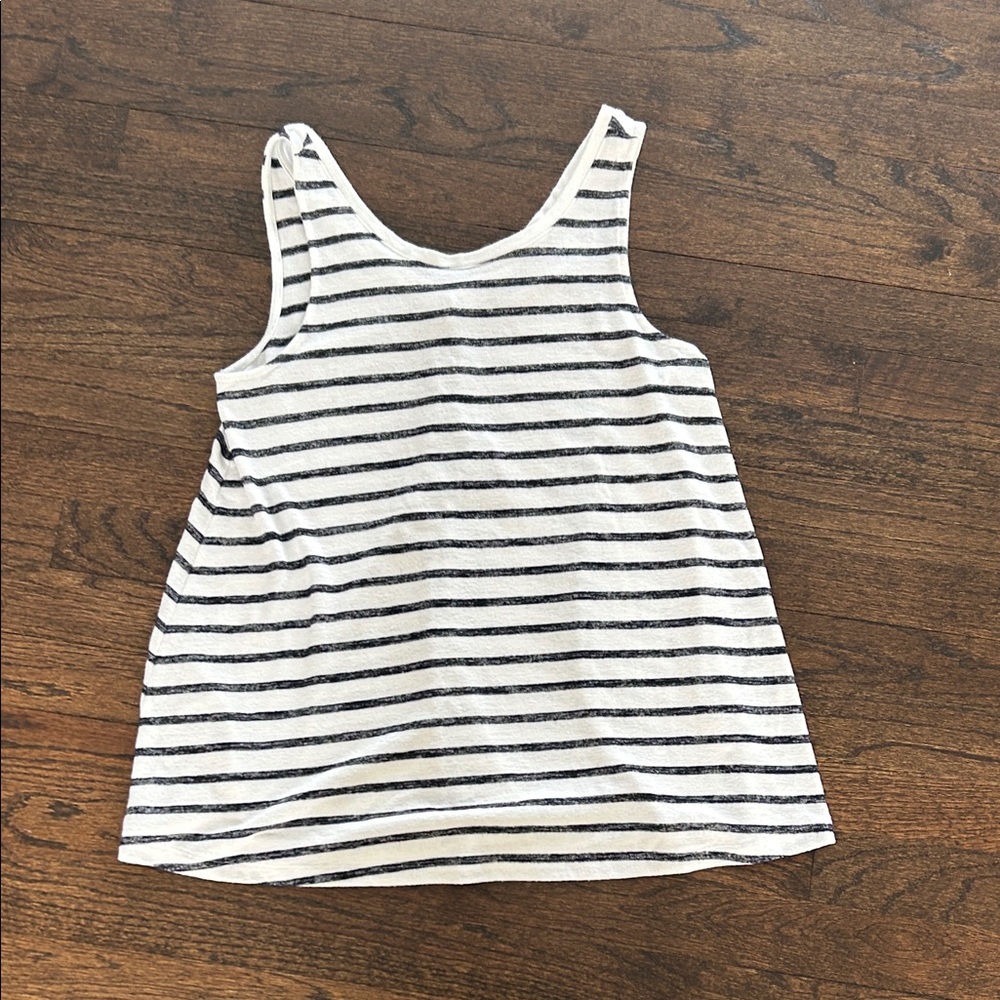 GAP Women’s Navy and White Striped Tank Top Size Medium